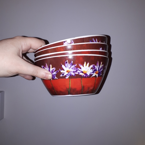 4  floral plastic bowls - Picture 1 of 1